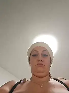 AvaLloyd online show from 12.18.25