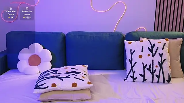 Ester Hill online show from 02.23.25