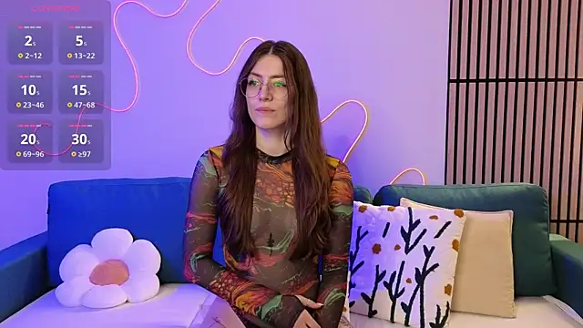 Ester Hill online show from 03.08.25