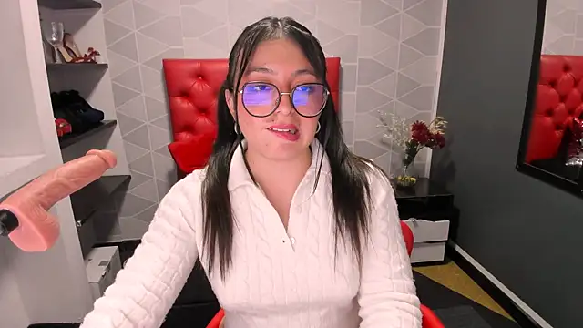 Snapshot of MiaWils_ chatting on 01.24.25 MiaWils online show from 01.24.25
