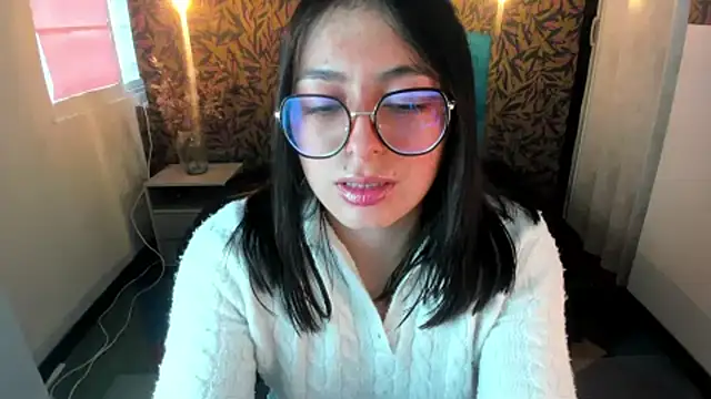 Snapshot of MiaWils_ chatting on 02.25.25 MiaWils online show from 02.25.25