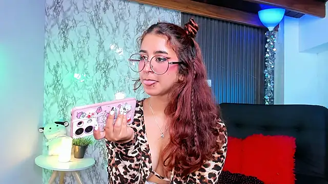 Snapshot of chloe_blue chatting on 02.23.25 chloe blue online show from 02.23.25