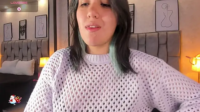 Snapshot of sweet--emily chatting on 12.15.24 sweet--emily online show from 12.15.24