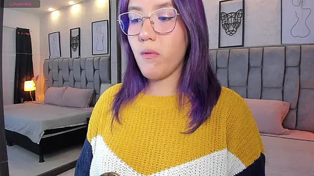 Snapshot of sweet--emily chatting on 02.14.25 sweet--emily online show from 02.14.25