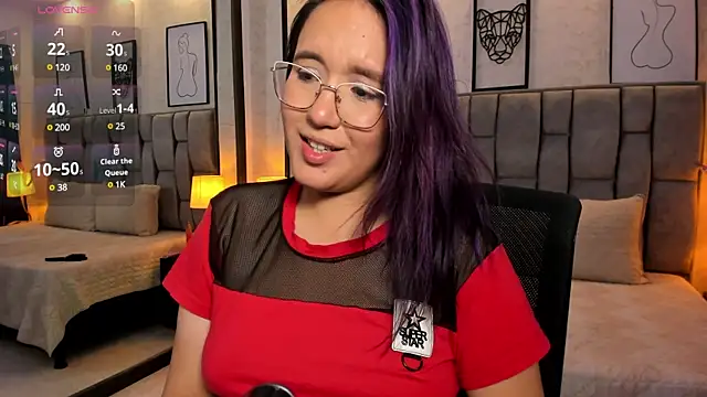 Snapshot of sweet--emily chatting on 02.23.25 sweet--emily online show from 02.23.25