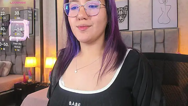 Snapshot of sweet--emily chatting on 03.19.25 sweet--emily online show from 03.19.25
