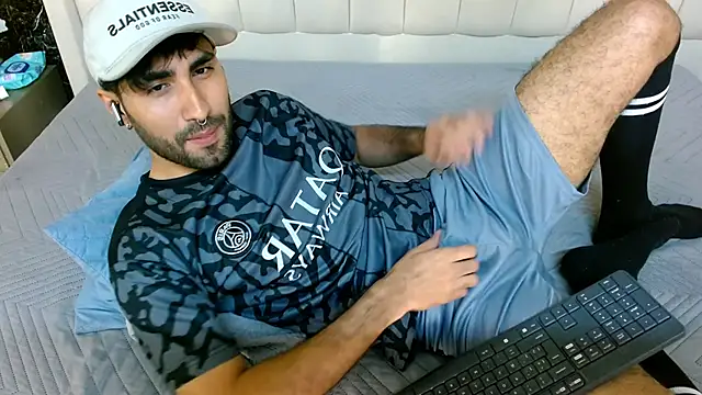 MilanZaire online show from 12.15.25