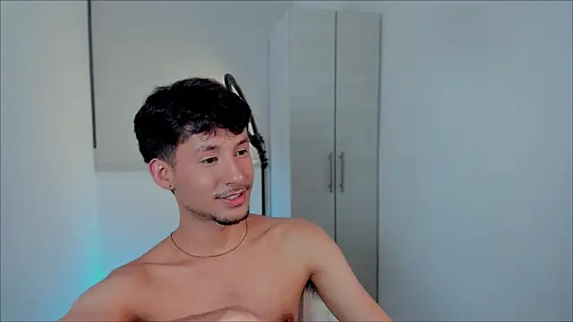 Snapshot of dimitri_targaryen chatting on 12.14.24 dimitri targaryen online show from 12.14.24