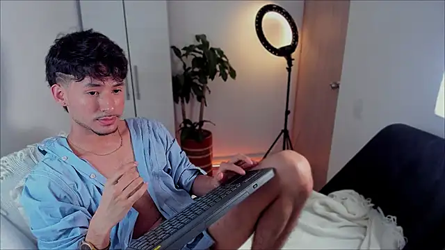 Snapshot of dimitri_targaryen chatting on 01.08.25 dimitri targaryen online show from 01.08.25