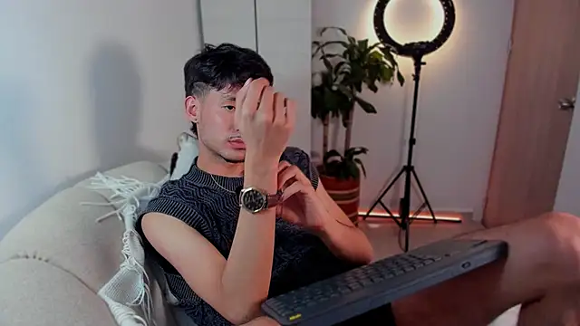 Snapshot of dimitri_targaryen chatting on 01.10.25 dimitri targaryen online show from 01.10.25