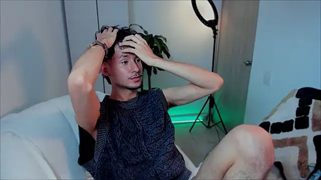 Snapshot of dimitri_targaryen chatting on 01.29.25 dimitri targaryen online show from 01.29.25