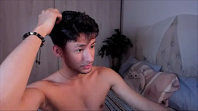 Snapshot of dimitri_targaryen chatting on 09.15.25 dimitri targaryen online show from 09.15.25