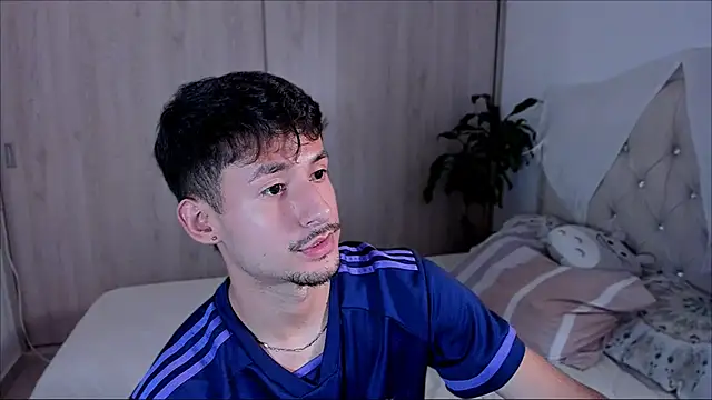 Snapshot of dimitri_targaryen chatting on 10.03.25 dimitri targaryen online show from 10.03.25