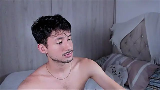 Snapshot of dimitri_targaryen chatting on 10.20.25 dimitri targaryen online show from 10.20.25