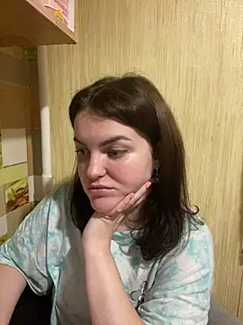 Snapshot of Karolina_llove chatting on 02.15.25 Karolina llove online show from 02.15.25