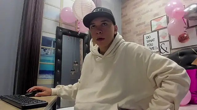 Rhaegal hot online show from 02.08.25