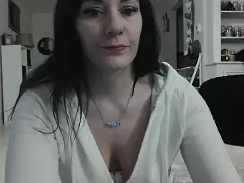 CrystalLakeXO online show from 01.24.25