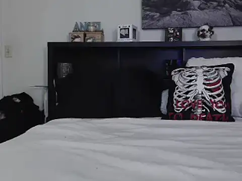 CrystalLakeXO online show from 02.21.25