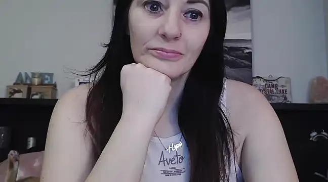 CrystalLakeXO online show from 03.18.25