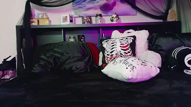 CrystalLakeXO online show from 02.03.26