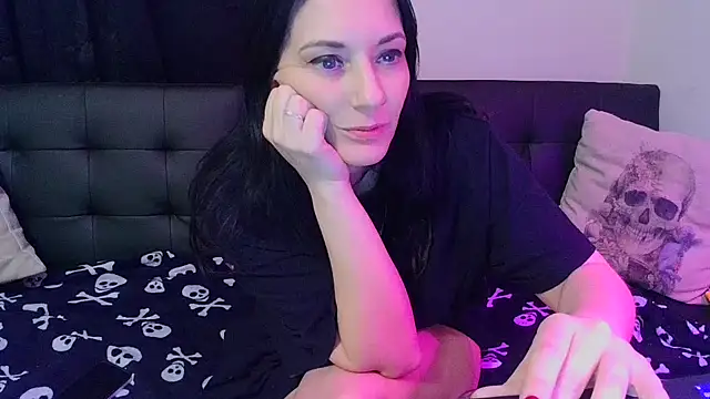 CrystalLakeXO online show from 02.04.26