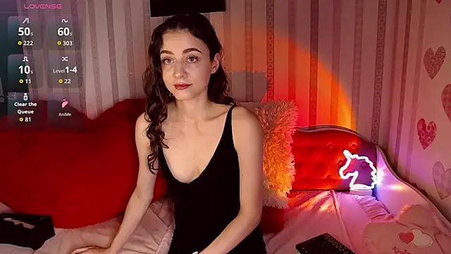 Snapshot of AliceNikke chatting on 09.30.25 AliceNikke online show from 09.30.25