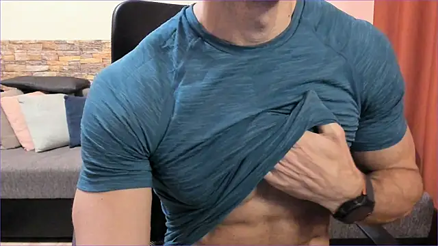 Snapshot of HotHunkTrainer chatting on 11.19.25 HotHunkTrainer online show from 11.19.25