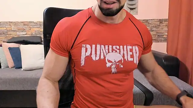 Snapshot of HotHunkTrainer chatting on 12.21.25 HotHunkTrainer online show from 12.21.25