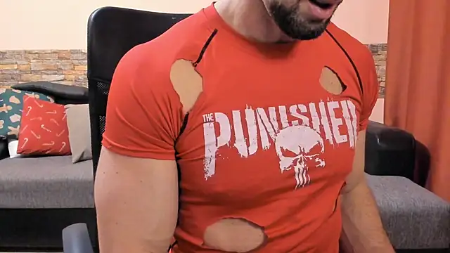 Snapshot of HotHunkTrainer chatting on 02.21.26 HotHunkTrainer online show from 02.21.26