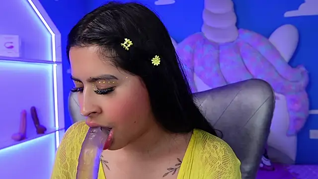 Snapshot of miss_romyna chatting on 12.31.24 miss romyna online show from 12.31.24