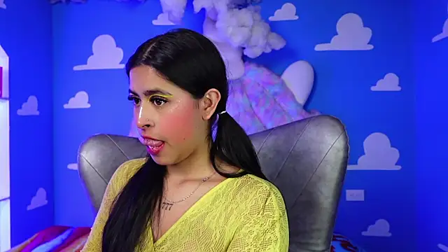Snapshot of miss_romyna chatting on 05.06.26 miss romyna online show from 05.06.26