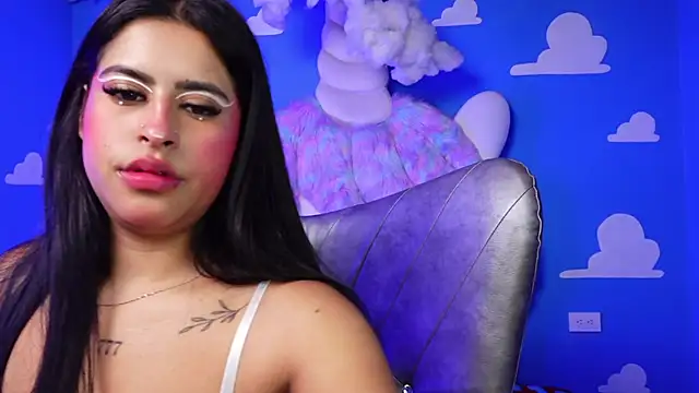 Snapshot of miss_romyna chatting on 05.27.26 miss romyna online show from 05.27.26