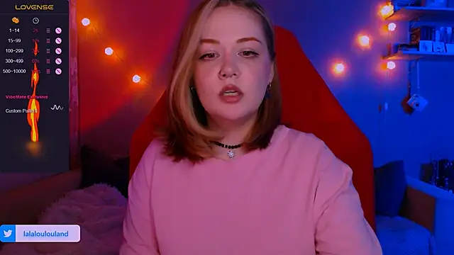 Snapshot of lala_loulou_land chatting on 12.29.24 lala loulou land online show from 12.29.24