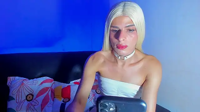 Snapshot of emperatrizhotwolf chatting on 02.23.25 emperatrizhotwolf online show from 02.23.25