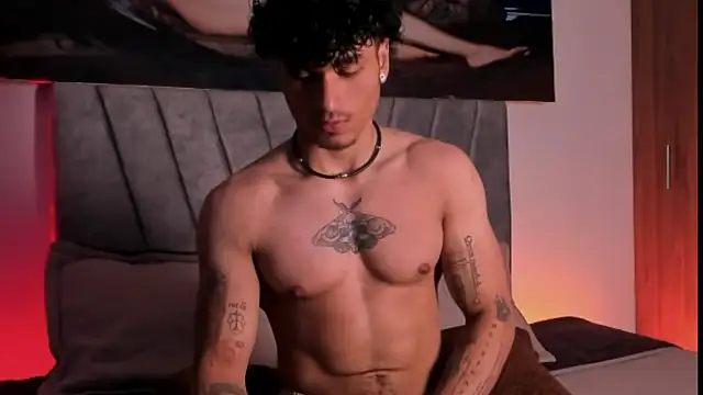 Snapshot of Thomas_Fit1 chatting on 11.07.25 Thomas Fit1 online show from 11.07.25