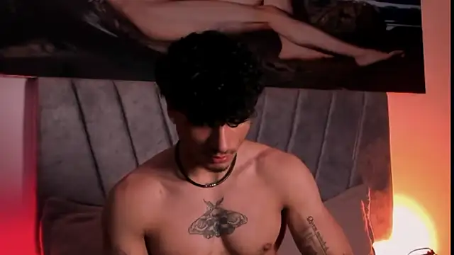 Snapshot of Thomas_Fit1 chatting on 01.12.26 Thomas Fit1 online show from 01.12.26