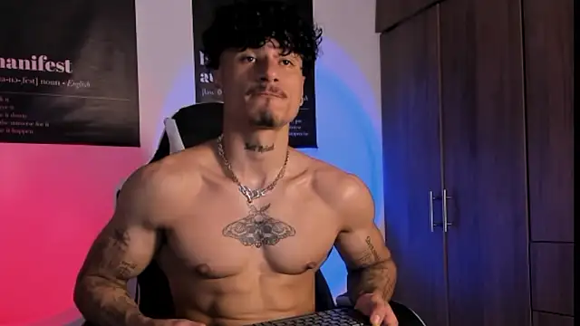 Snapshot of Thomas_Fit1 chatting on 03.01.26 Thomas Fit1 online show from 03.01.26