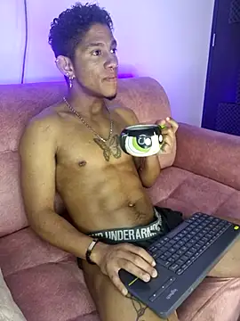 Snapshot of Palo_santo chatting on 05.21.26 Palo santo online show from 05.21.26