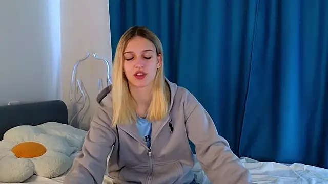 Snapshot of KimberliDean chatting on 02.26.25 KimberliDean online show from 02.26.25