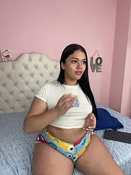 Snapshot of GemaGranadoss chatting on 01.28.25 GemaGranadoss online show from 01.28.25