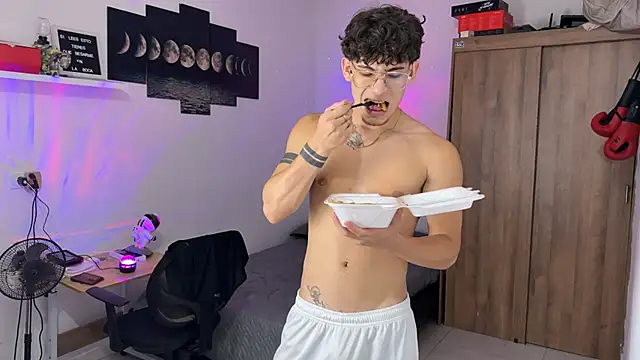 Kisan Smith online show from 10.27.25