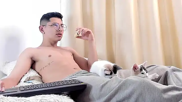 a lejandro 0 8 online show from 02.10.25