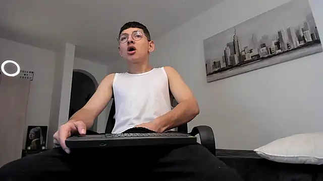 a lejandro 0 8 online show from 03.10.25