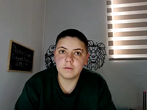 Snapshot of aron_lettone01 chatting on 10.23.25 aron lettone01 online show from 10.23.25