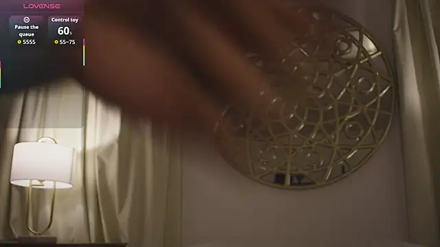 Snapshot of Antonellaparis_ chatting on 09.20.25 Antonellaparis  online show from 09.20.25