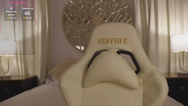 Snapshot of Antonellaparis_ chatting on 09.29.25 Antonellaparis  online show from 09.29.25