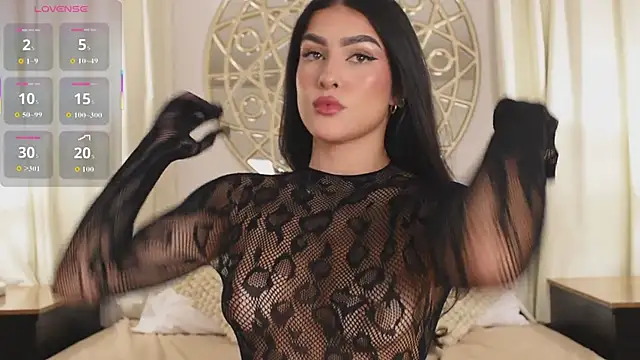 Snapshot of Antonellaparis_ chatting on 10.05.25 Antonellaparis  online show from 10.05.25