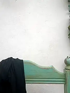 Snapshot of ConeNella chatting on 12.21.24 ConeNella online show from 12.21.24