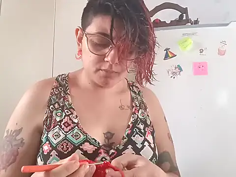 Snapshot of ConeNella chatting on 12.24.24 ConeNella online show from 12.24.24