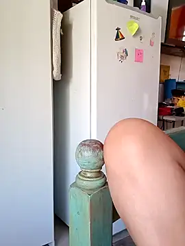 Snapshot of ConeNella chatting on 01.03.25 ConeNella online show from 01.03.25